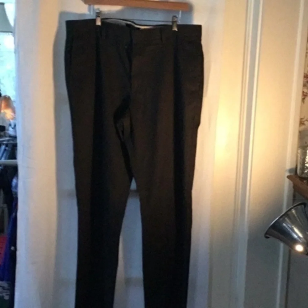 Banana Republic 100% cotton 36x34 black men’s pants